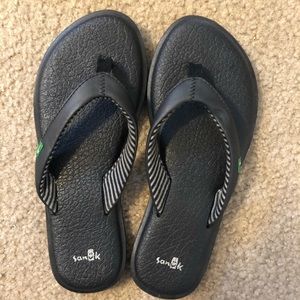 Sanuk Yoga mat sandals